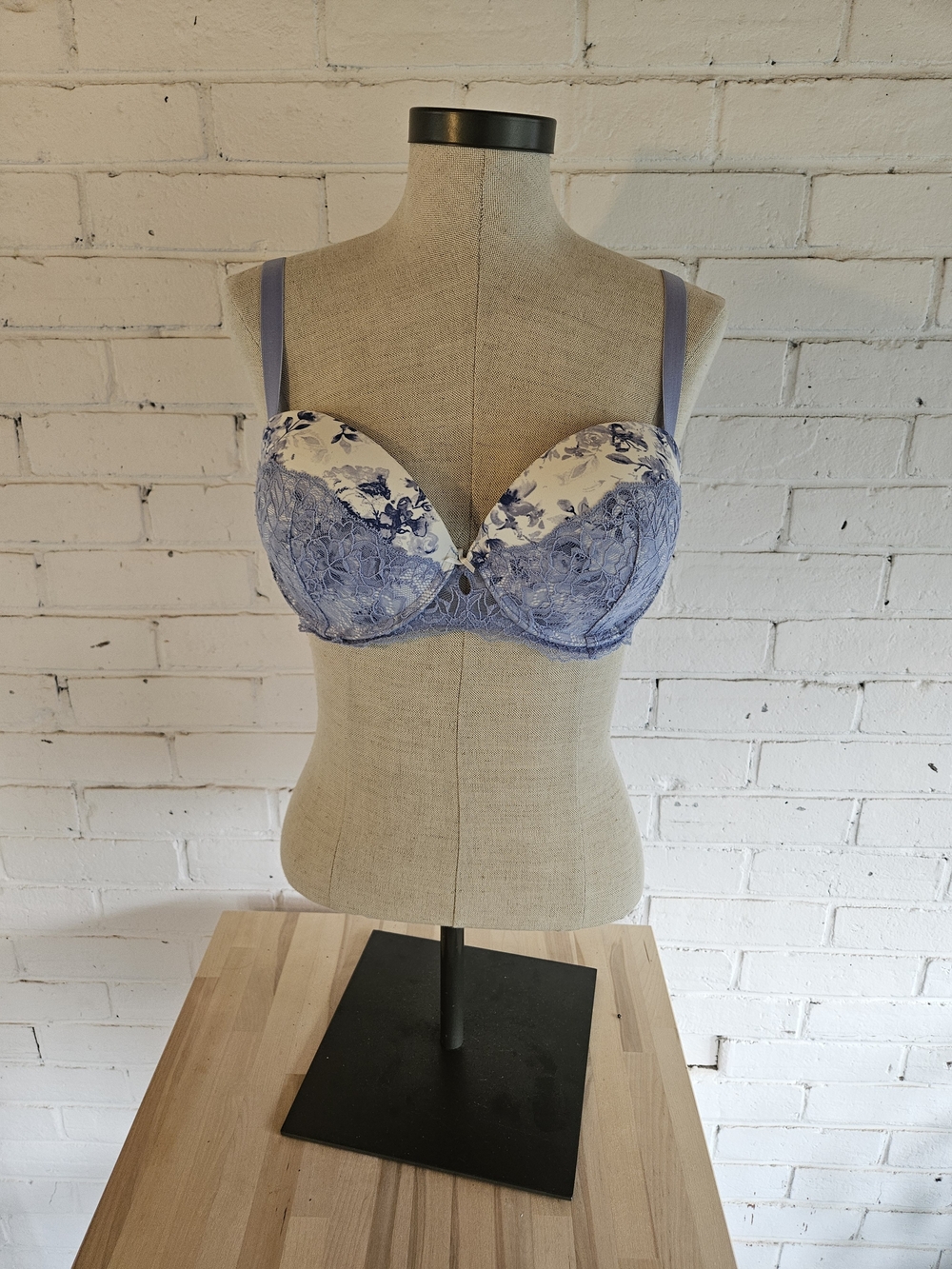 la Vie en Rose Chinoiserie Floral Lace Contour Underwire Bra 36D